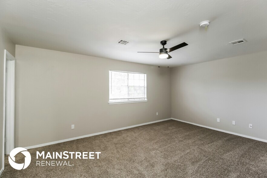 Building Photo - 1921 N Ann Arbor Ave