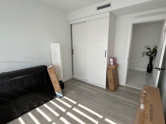 Building Photo - 26109 SW 145th Ave