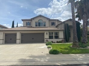 Building Photo - Immaculate home in W. Roseville!