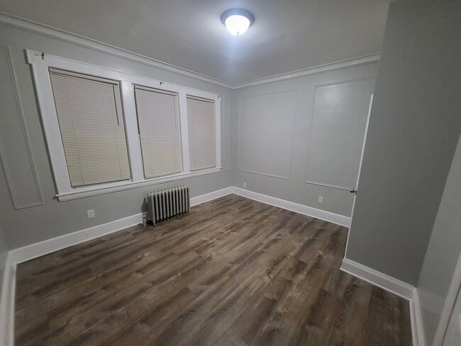 Building Photo - 100-102 Grand Ave