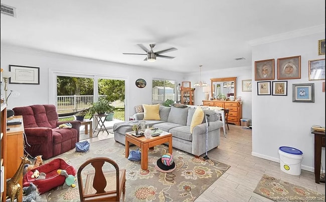 Building Photo - 1612 SE Cascella Ct