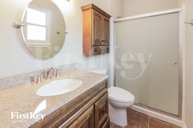 Building Photo - 909 Minnie Ave