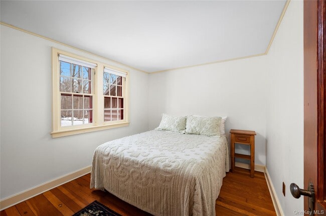 Building Photo - 6 Alpine Rd