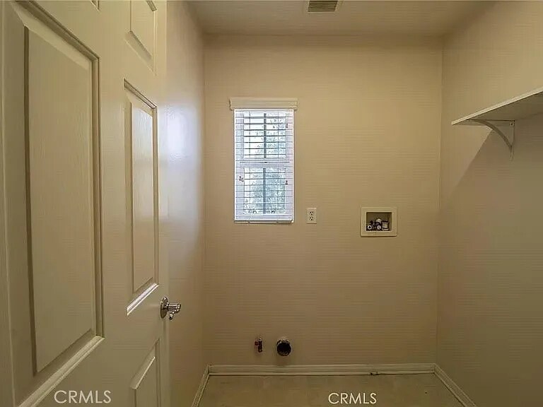 Building Photo - 14571 Longwood Ave