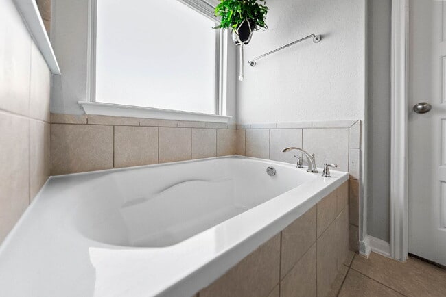 Building Photo - Stylish Corner Homesite on a Quiet Cul-de-...