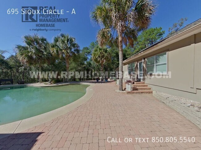 Building Photo - 695 Sioux Cir