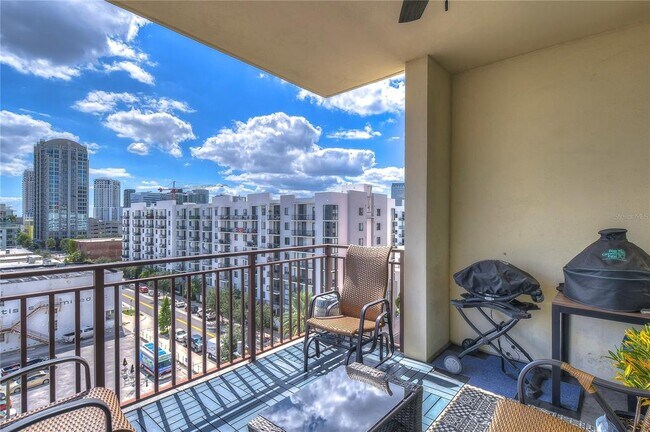 Building Photo - 1238 E Kennedy Blvd