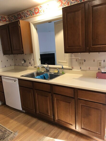 Kitchen - 11117 Jardin Pl