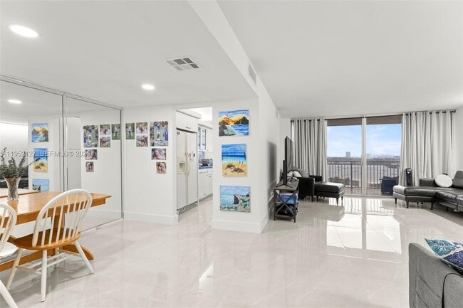 Building Photo - 18031 Biscayne Blvd
