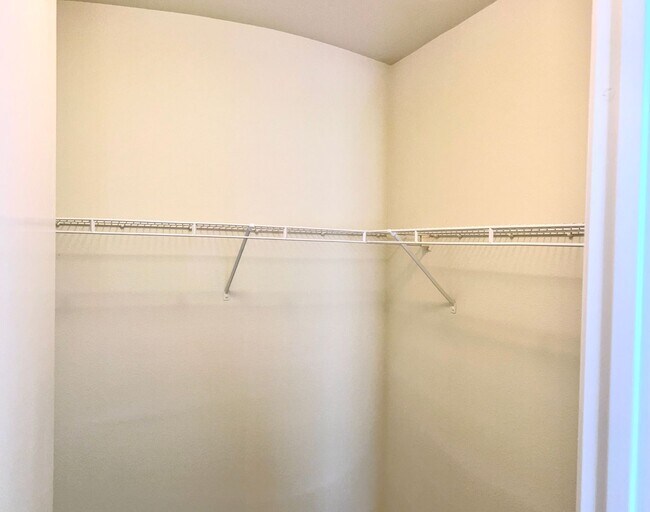 Building Photo - 10729 Pipers Cove Ln