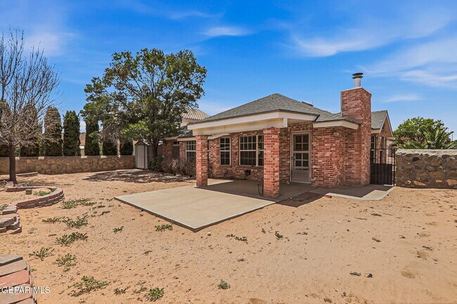 Building Photo - 1936 Desert Sun Dr