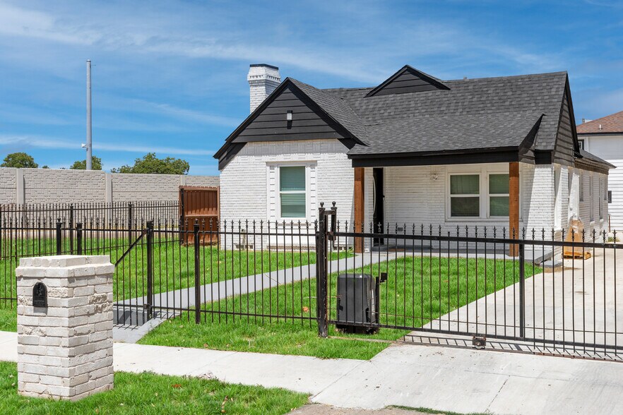 Building Photo - 235 W Woodin Blvd