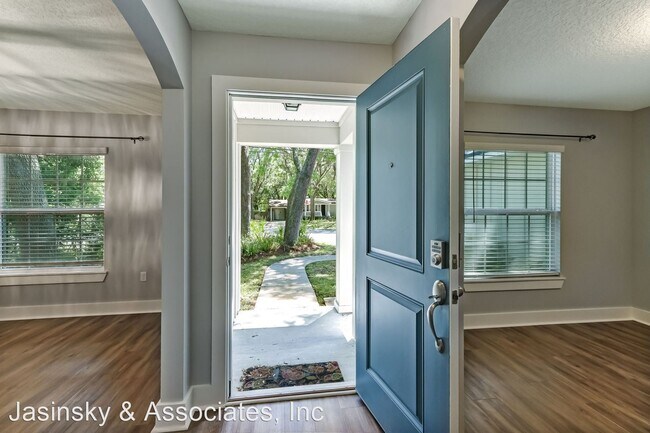 Building Photo - 3 br, 2 bath House - 321 S. 14th St