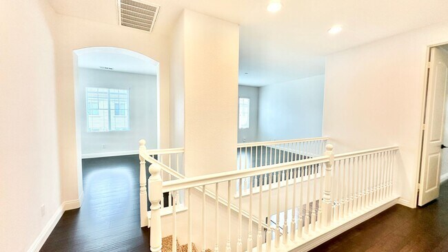 Building Photo - Beautifully Updated Two-Story Home in Lake...