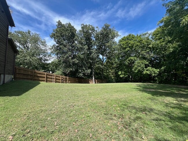 Building Photo - 203-203 Briarcrest Ct