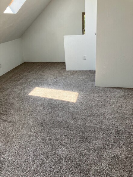 Building Photo - 5819 Bartlett St