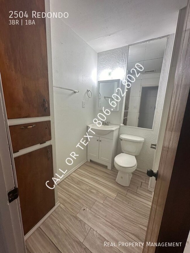 Building Photo - 2504 Redondo-