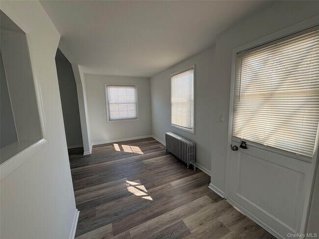 Building Photo - 502 W Nyack Rd