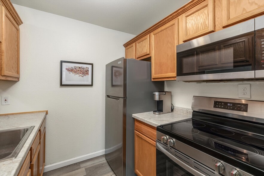 Primary Photo - Pine Creek Apartments
