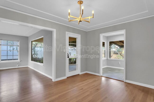 Building Photo - 4865 Lucille Pl