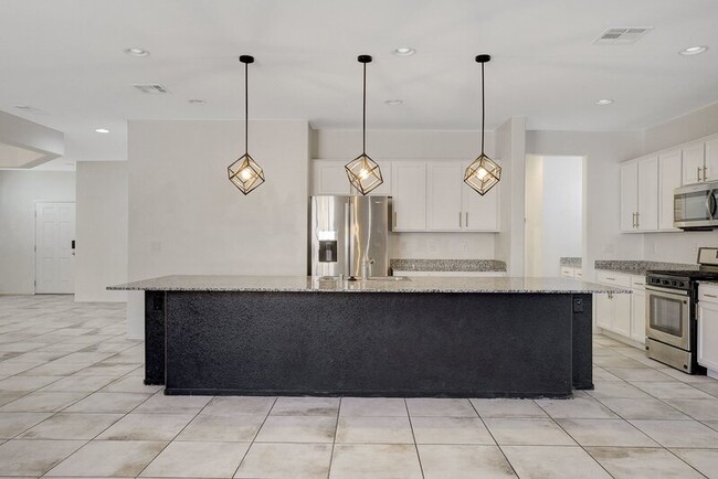 Building Photo - 5128 Granite Basin St