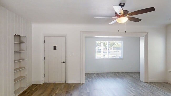 Building Photo - Carruth Ave &amp; Home Ave