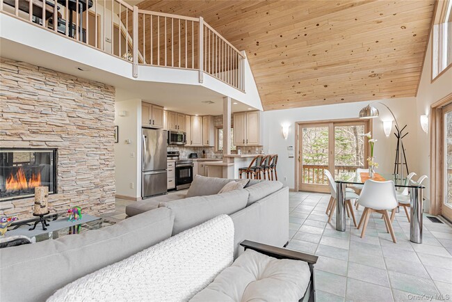 Building Photo - 461 NY-199