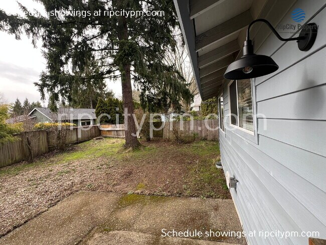 Building Photo - 12250 SW Indian Hill Ln