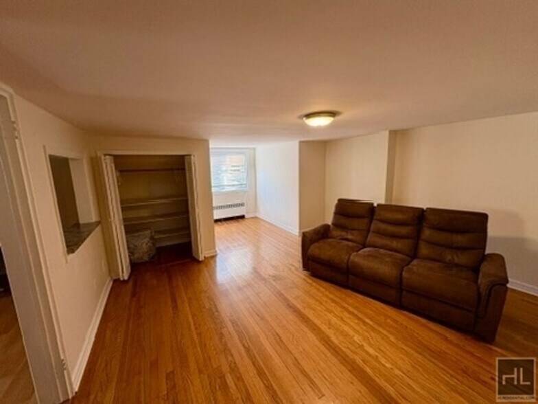 Building Photo - Dalton Rd, YONKERS