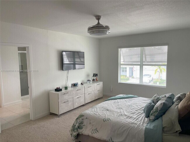 Building Photo - 12937 SW 265th Terrace