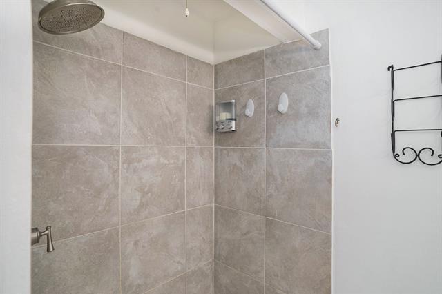 Building Photo - 3929 Roma Ct