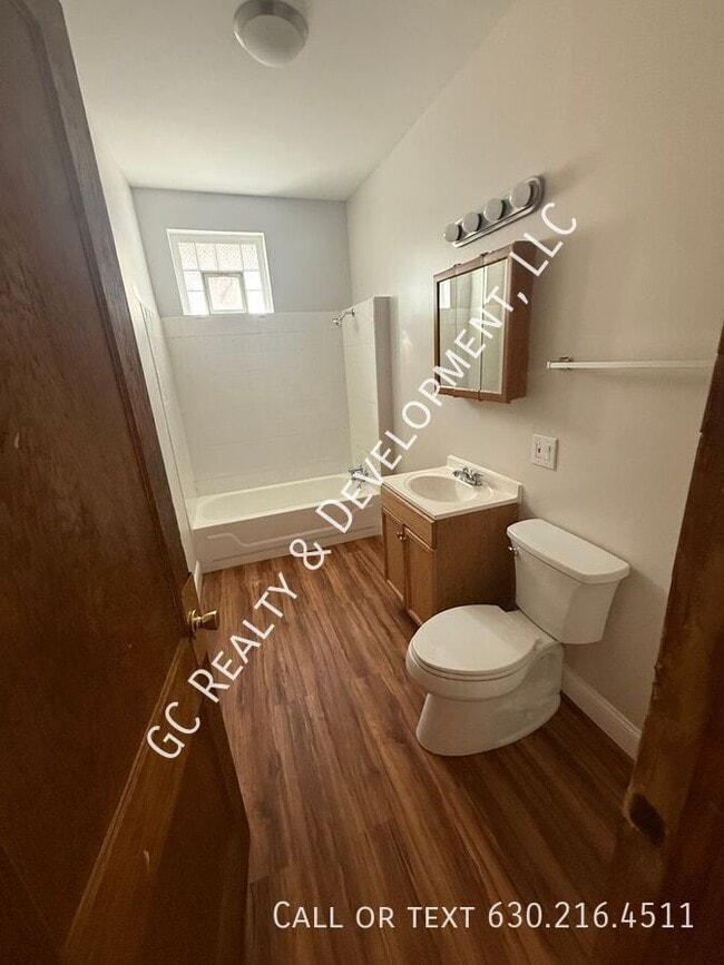 Building Photo - 2548-2550 W Washington Blvd - 2550-Unit 1W
