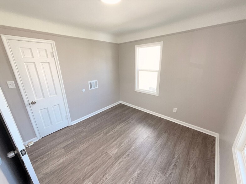 Building Photo - 22079 Rausch Ave