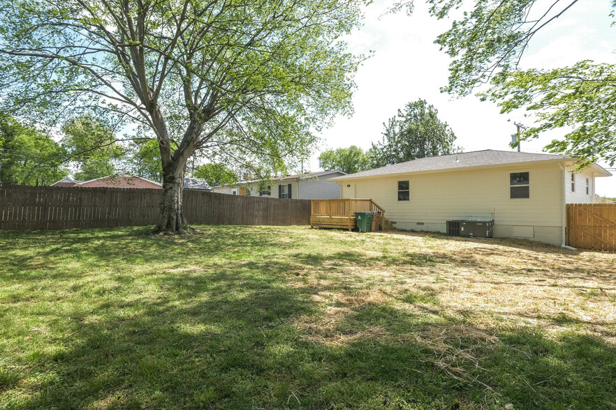 Building Photo - 2302 Osage St