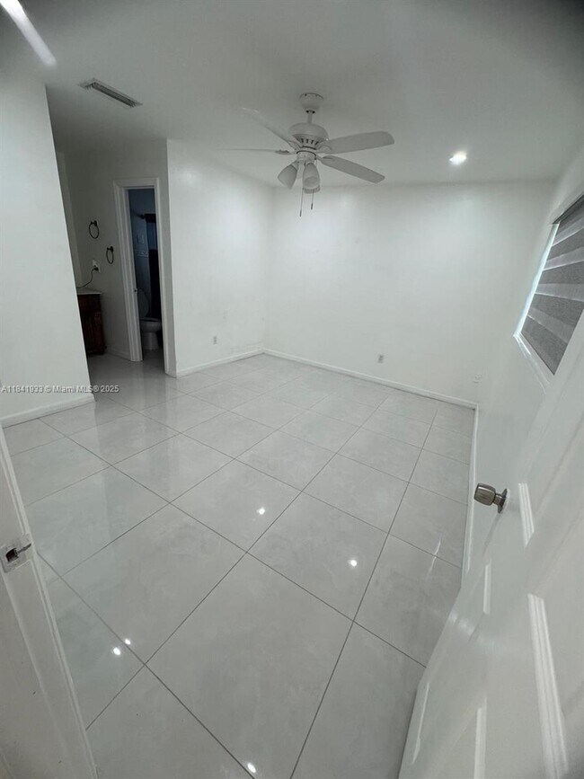 Building Photo - 26680 SW 125th Ave