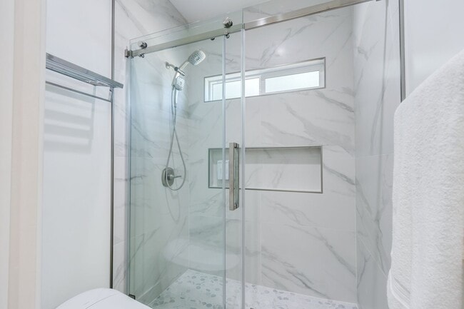 Building Photo - 10068 Russell Ave