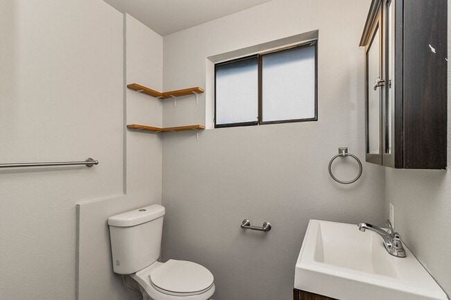 Building Photo - Cute 1 bedroom close to everything in Everett