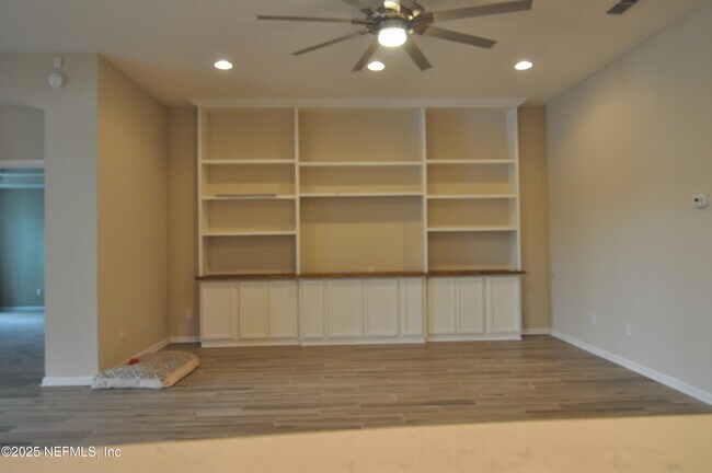 Building Photo - 2618 Salt Lake Dr