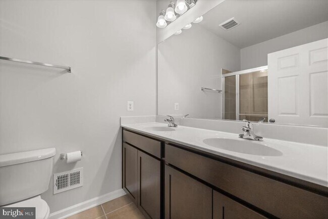 Building Photo - 106 Heyford Dr
