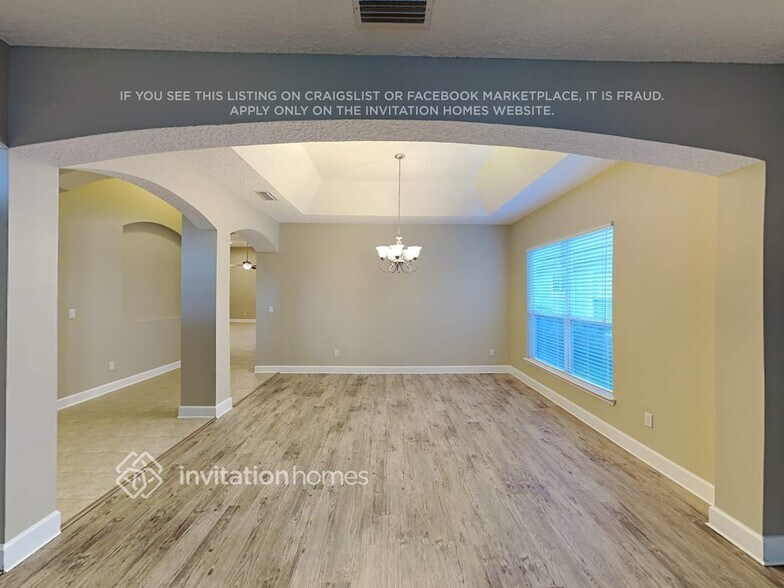 Building Photo - 14663 Silver Glen Dr E