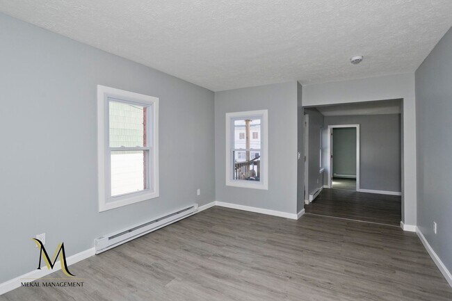 Building Photo - 129-131 Center Street