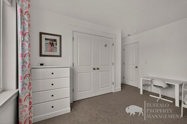 Building Photo - 1160 E Jaylee Dr