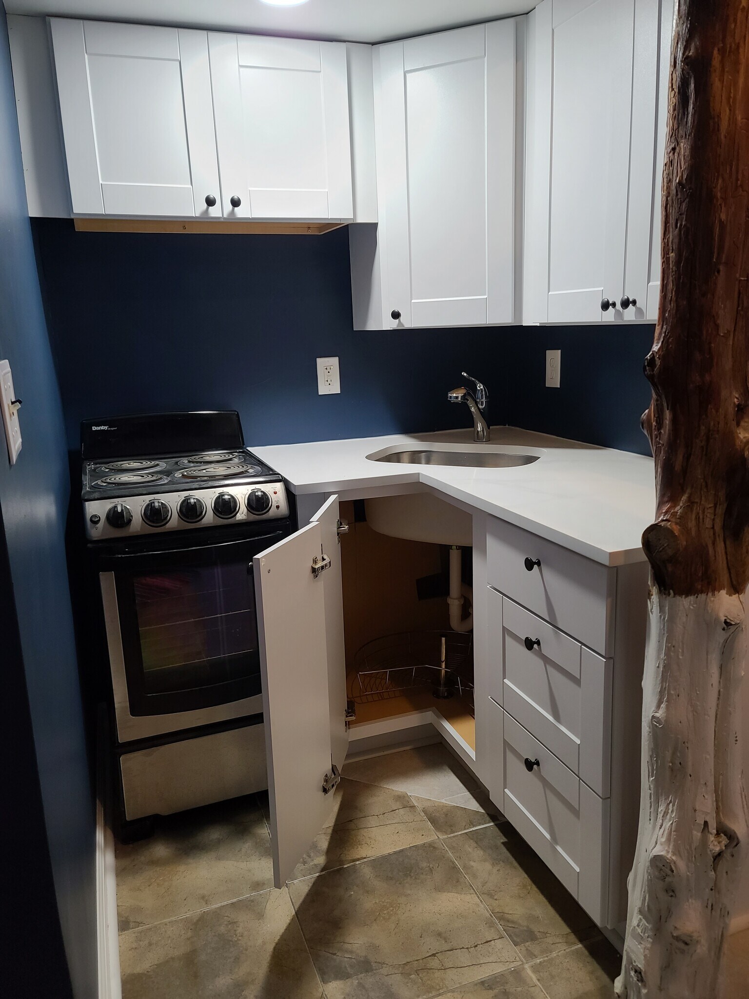 Building Photo - 133 N Country Rd