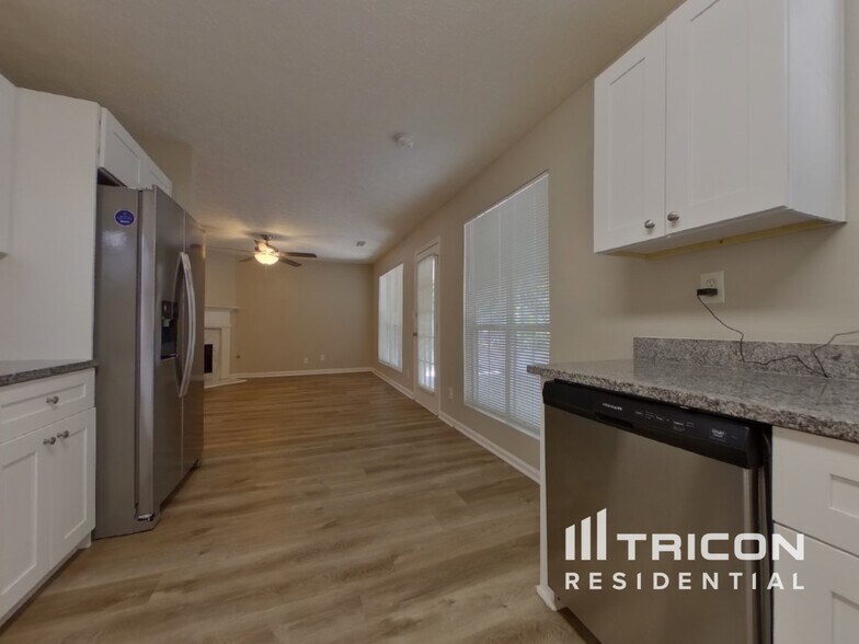 Building Photo - 819 Plumbridge Ct