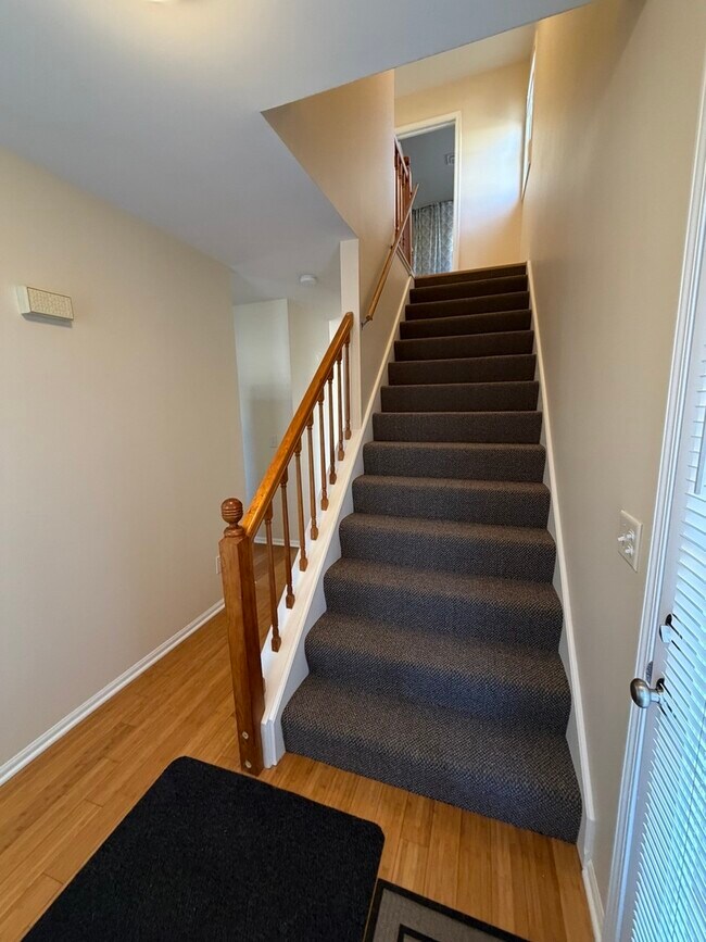 Building Photo - 411 Richards St