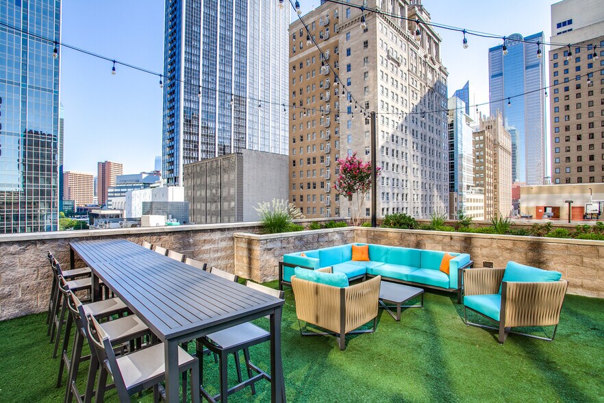 green entertaining space - 1200 Main St