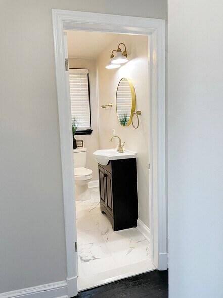 Building Photo - 500 5th St