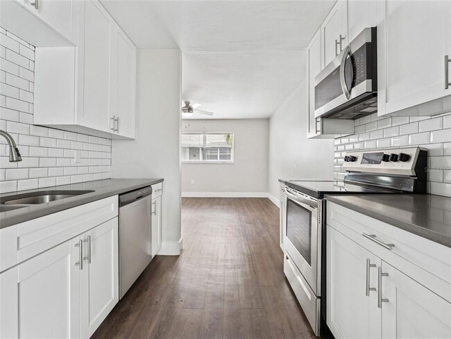 Building Photo - 3102 W San Juan St
