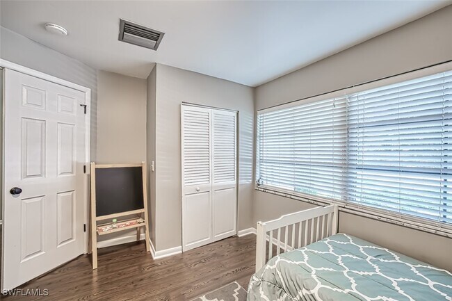 Building Photo - 4459 Flamingo Dr