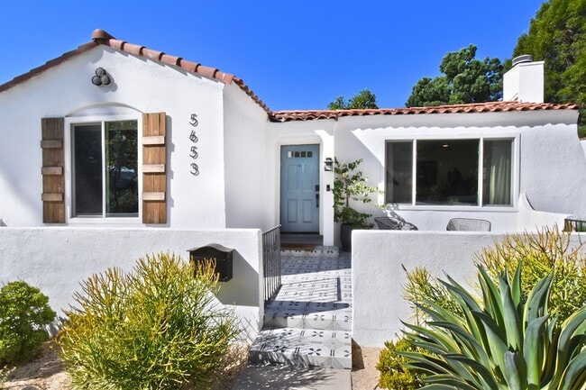 Building Photo - Stunning Spanish Home
